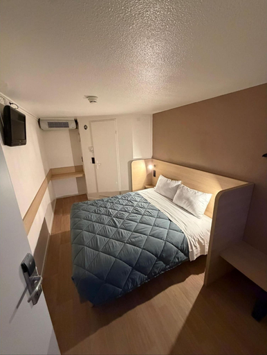 Bedroom 3, Premiere Classe Tarbes - Bastillac, Hautes-Pyrénées