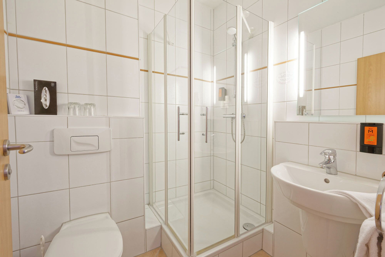 Bathroom 5, Friends Hotel Kerpen, Rhein-Erft-Kreis