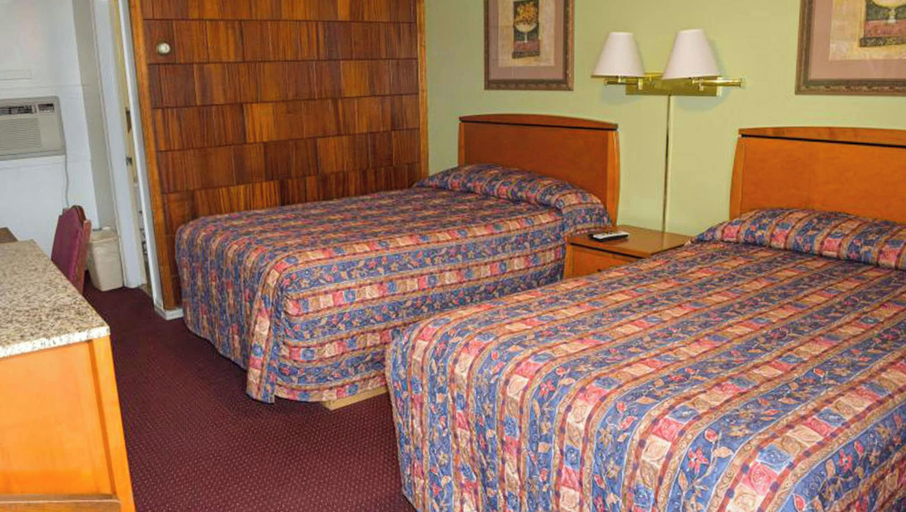 Bedroom 3, Relax Inn Bloomsburg, Columbia