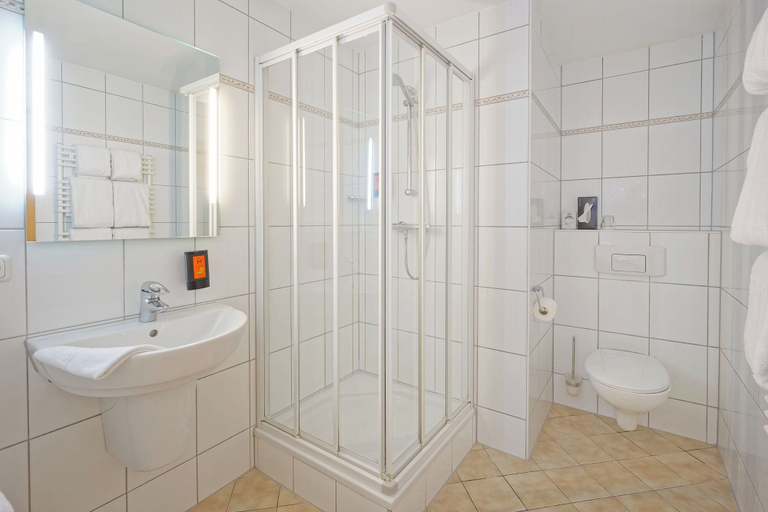 Bathroom 5, Friends Hotel Kerpen, Rhein-Erft-Kreis