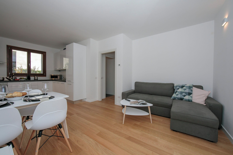 Others 5, Argegno Home, Como