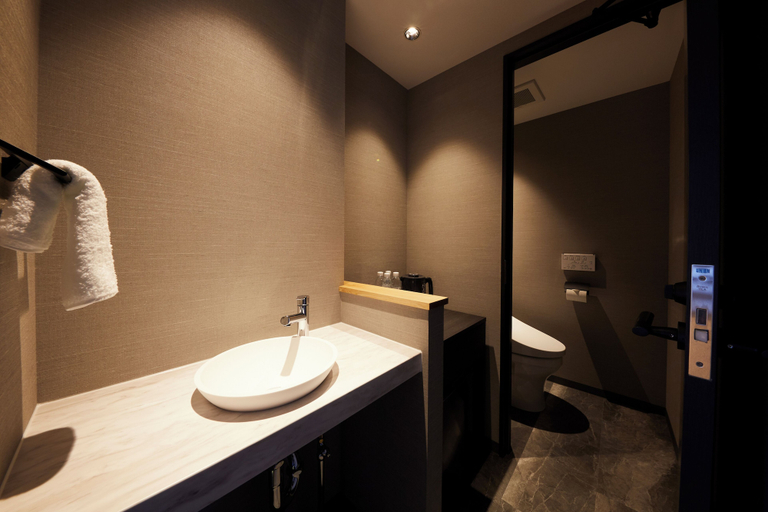 Bathroom 3, Rinn Kamiebisu, Kyoto
