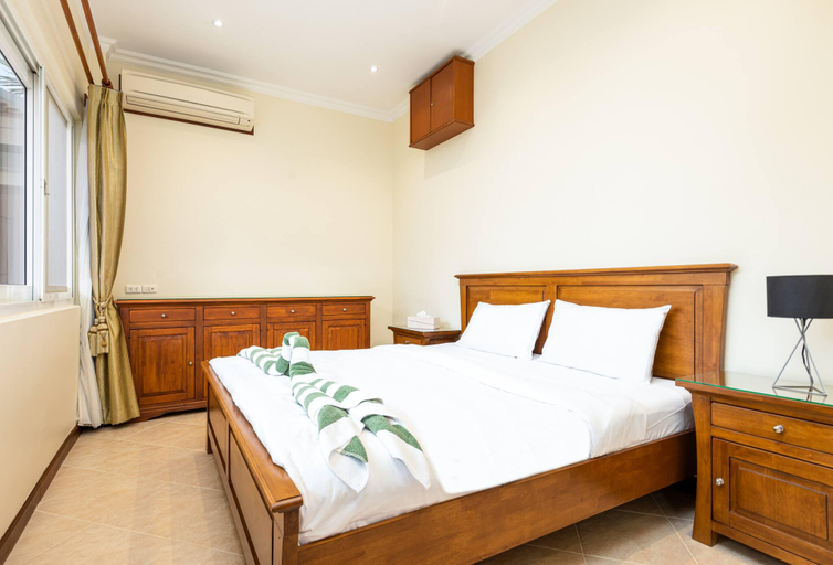 5, Luxury 4BR pool villa Pratamnak Soi5- 50m to beach, Pattaya