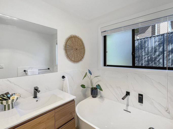 Bathroom 2, Quiet Retreat With Large Garden and Parking, Eurobodalla