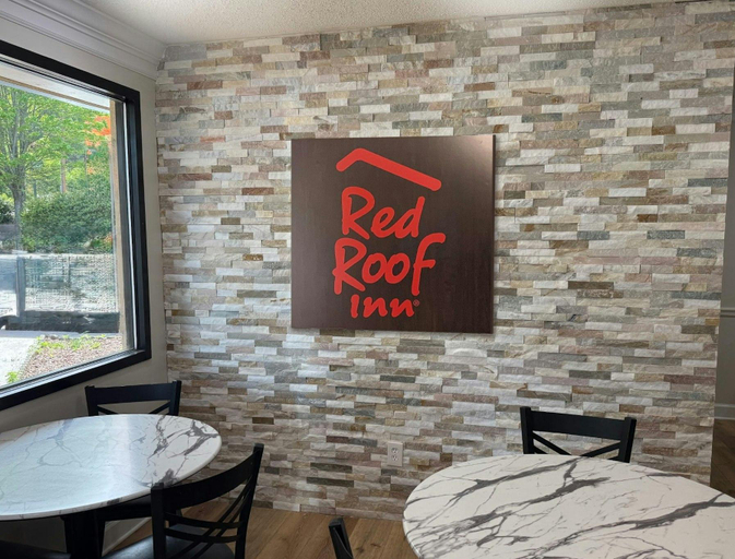 Lobby 5, Red Roof Inn Helen, GA - Downtown, White