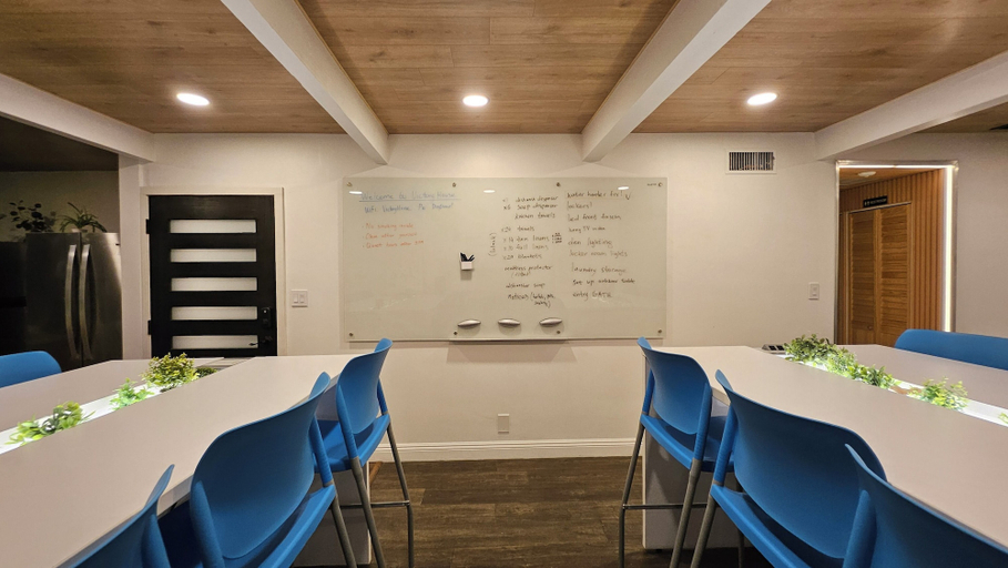 Meeting facility, Victory House, Los Angeles