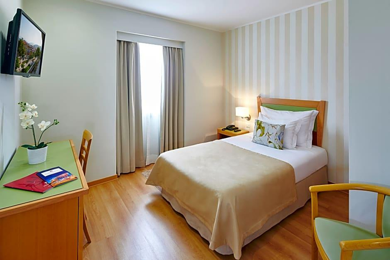 Bedroom 2, Luna Esperanca Centro Hotel, Setúbal