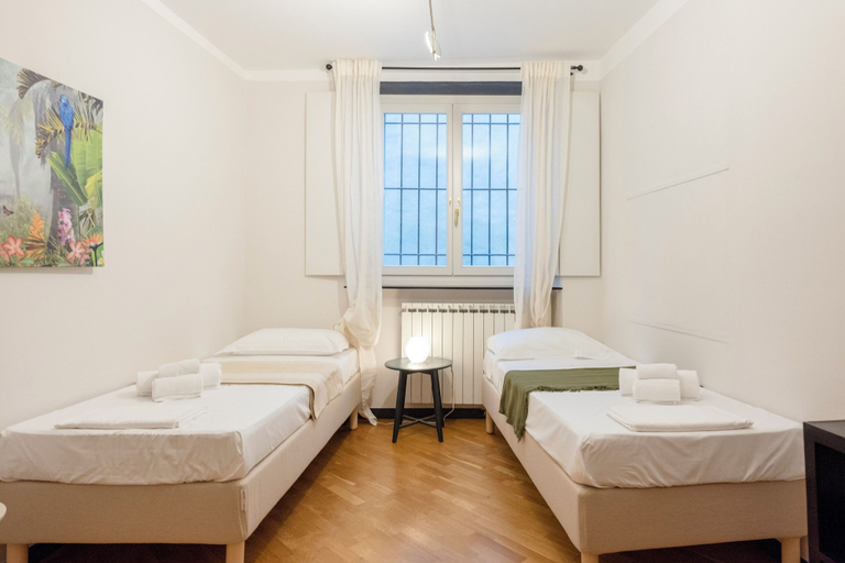 Room 5, Beautiful Apartment In The Historic Center, Genova