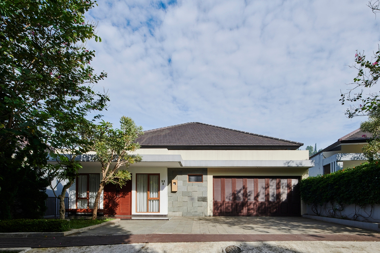 Others 3, Mentari Hill View Villa 8 Bedrooms With a Private Heated Swimming Pool and a Movie Room and a Billiard Table, Bandung