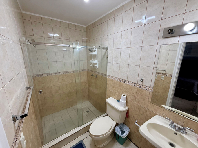 Bathroom 5, Villas Lazief Business Suites, San Pedro Sula