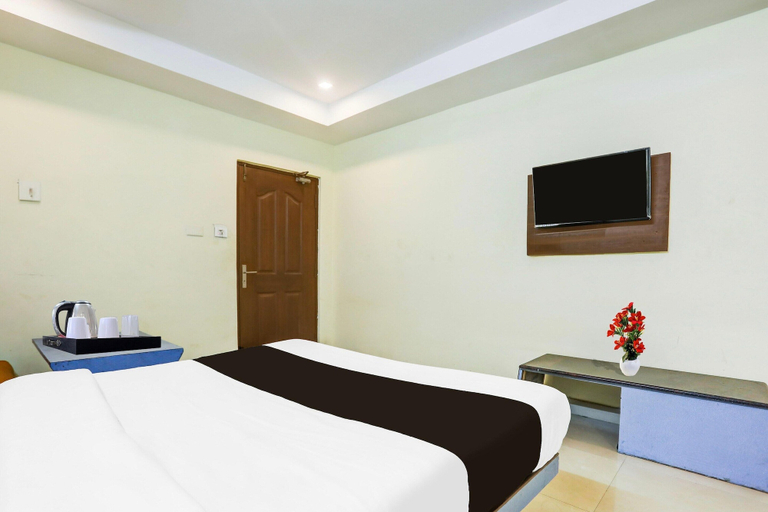 Room 4, Deluxe Hotel Rama Royal, Nellore