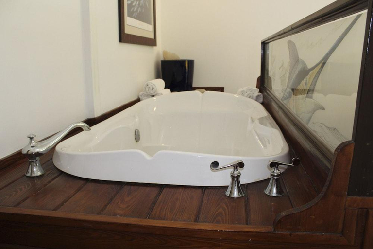 Bathroom 4, Bimini Big Game Club Resort & Marina