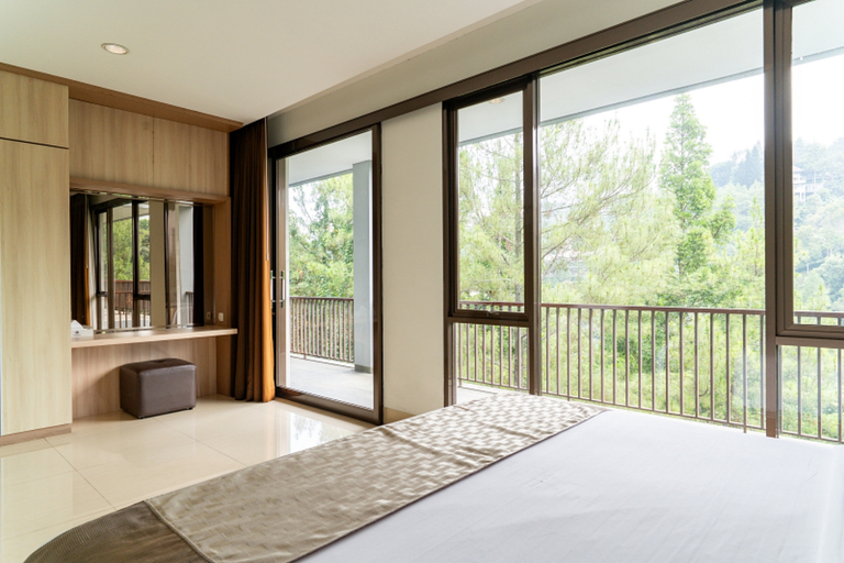 Bedroom 3, Magenta Hill View Villa 6 Bedrooms With a Private Swimming Pool and a Movie Room and a Billiard Table, Bandung
