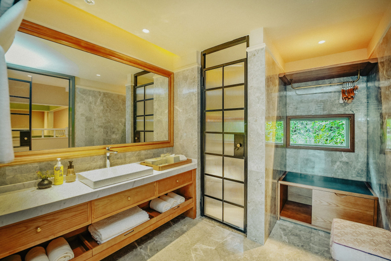 Bathroom 2, Alor Valley. Sichuan Ya'an, Ya'an