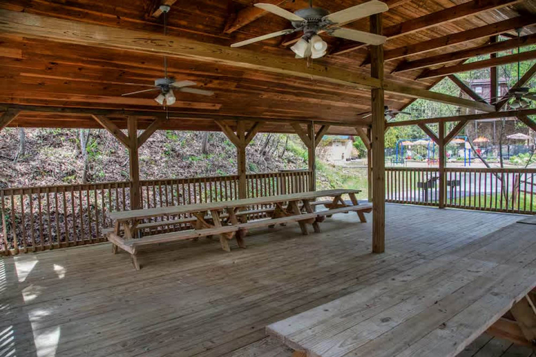 Room 3, Location Hot Tub Privacy Fireplace Common Pool, Sevier