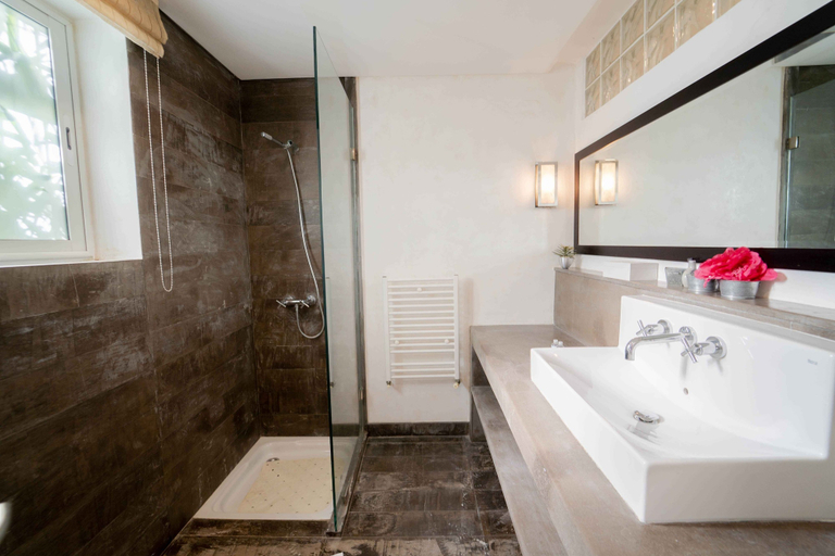 Room 2, Villa Oasis Chotrana Green Calm Retreat, Soukra