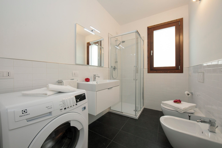 Bathroom, Argegno Home, Como
