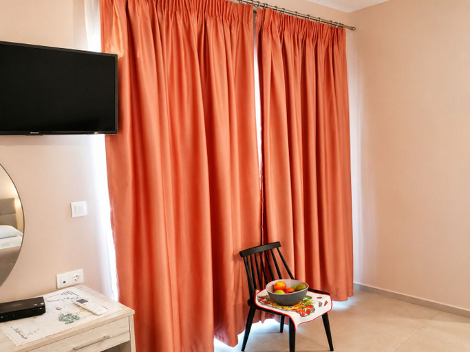 Room 3, Helen Kountoura Apartments, Crete