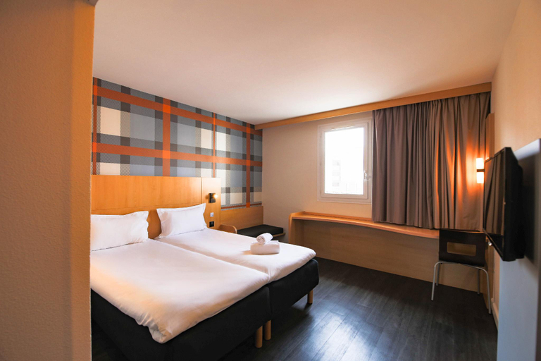 Bedroom 3, easyHotel Nice Old Town, Alpes-Maritimes