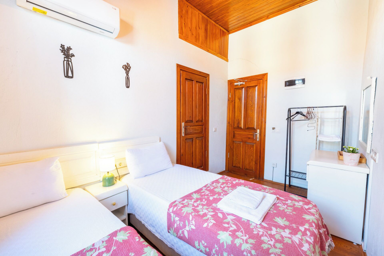 Bedroom 3, Alancha Otel, Ayvalık