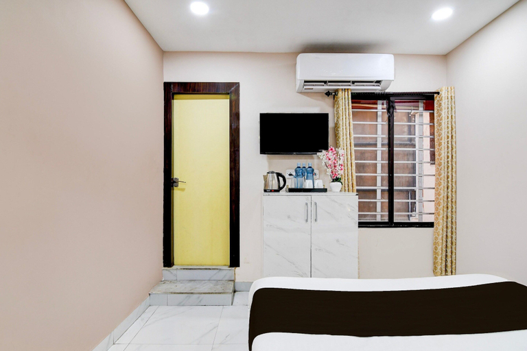 Room 2, Deluxe With Twin Bed BK International, Kolkata