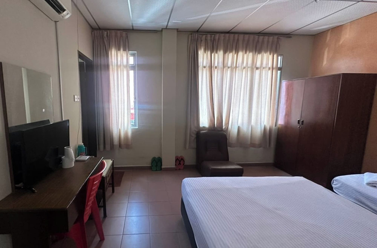 Room 5, White House Hotel Kluang, Kluang