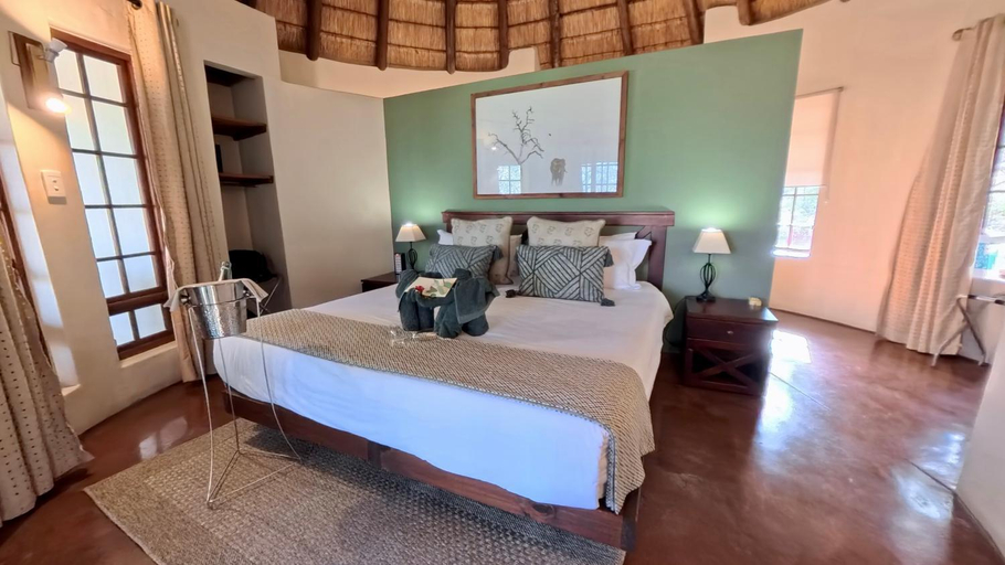 Bedroom 2, Tulani Boutique Lodge - Includes Game drives and Meals, Mopani