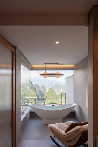 Bathroom, Yangshuo Misty Wonderland, Guilin