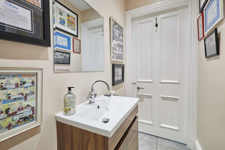 Bathroom 3, House Sleeps 10 With Parking and Garden, Gateshead