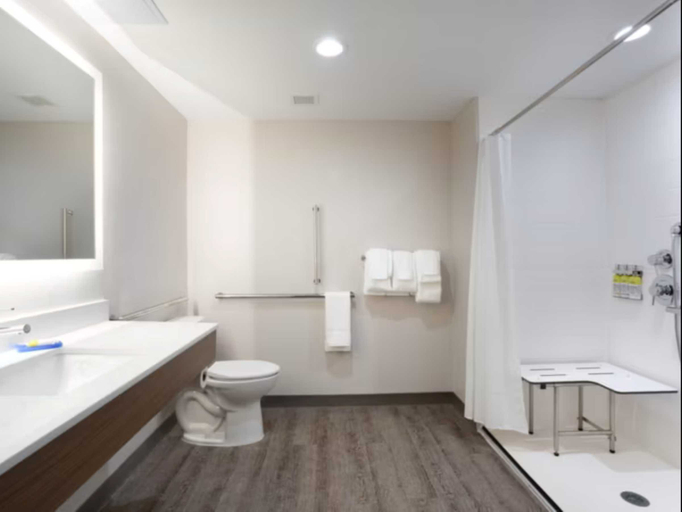 Bathroom 4, Holiday Inn Express & Suites Morehead by IHG, Rowan