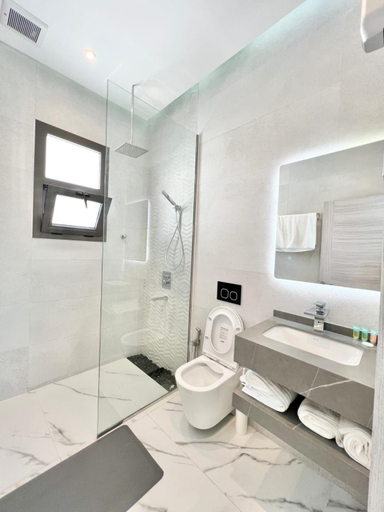 Bathroom 3, Rosella Chalet, Izki