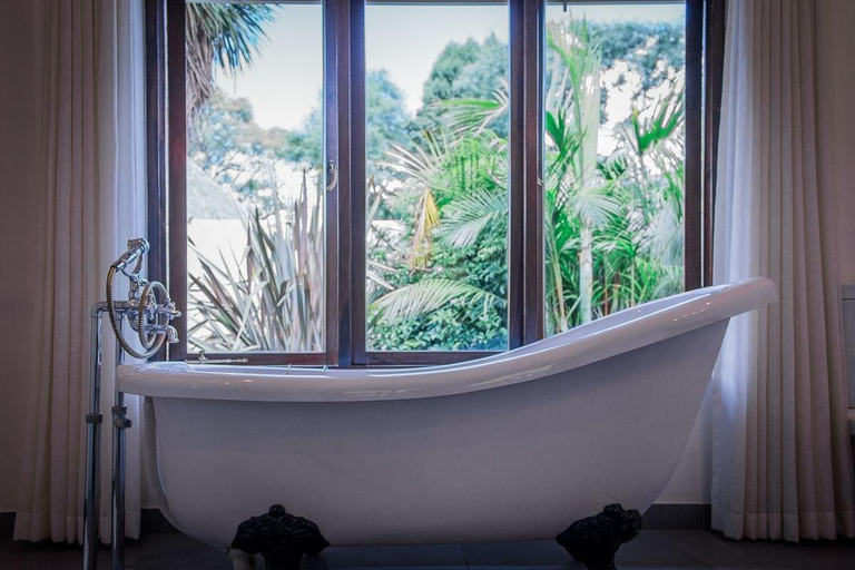 Bathroom 3, York Lodge, Harare