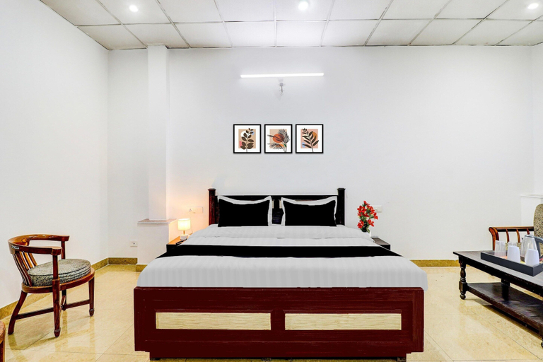 Room 4, Deluxe Bhagwan Guest House, Dehradun