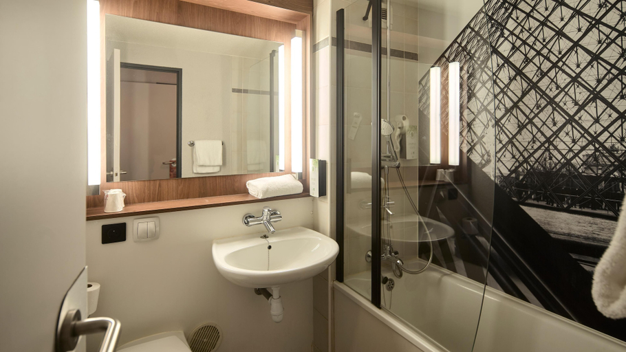 Bathroom 3, Campanile PRIME - Saint-Quentin-en-Yvelines, Yvelines