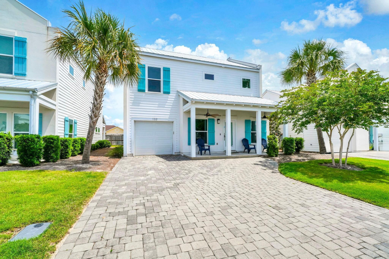 Exterior 5, Sunshine & Sea Breezes, Bay