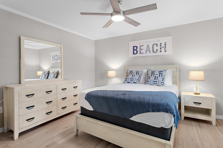 Room 4, Seascape Golf Villas 22d- Paws & Putts by the Sea, Walton