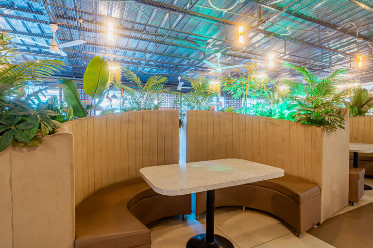 Food & Drinks 3, Hotel Vatika Inn, Hoshangabad