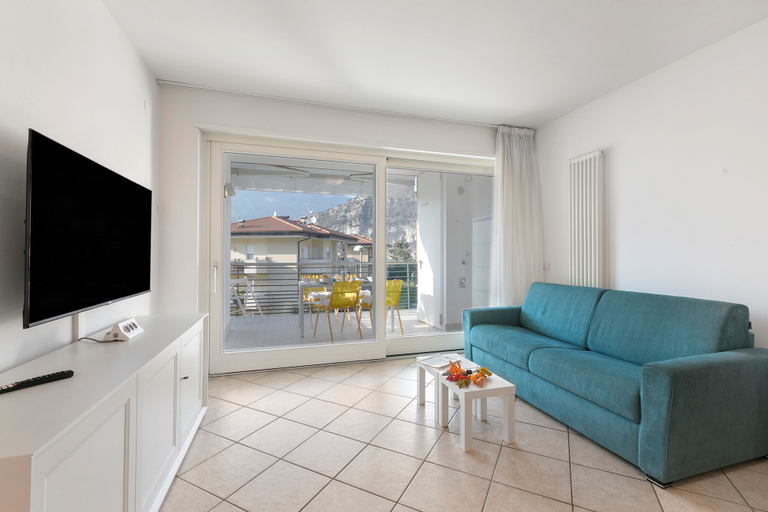 Living area 2, Torbolino - Apt With Balcony. Pool & Views, Trento