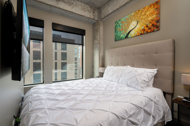 Bedroom 1, Sable 404 - Alcove, Hennepin