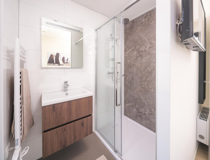 Bathroom 4, Detached 2-guest Home Near Beach