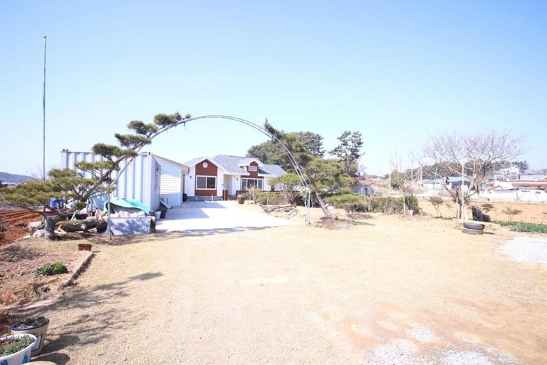 Exterior & Views 1, Mongsanpo High Beach Pension, Taean