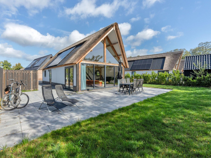 Exterior 5, Spacious Holiday Park Villa for 10, Baarle-Nassau