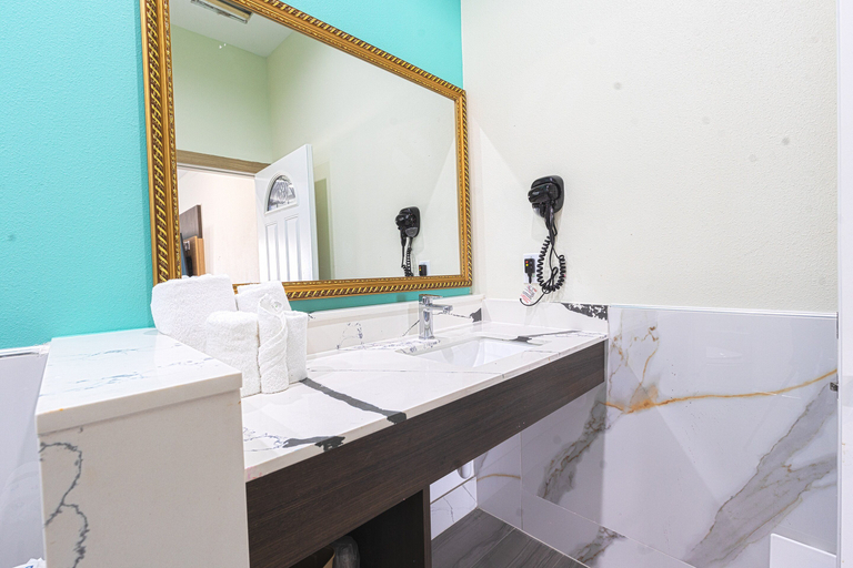 Bathroom 3, La Vyoma Villas, Westpark Hwy 6, Houston