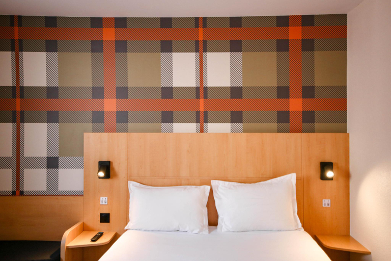 Bedroom 3, easyHotel Nice Old Town, Alpes-Maritimes