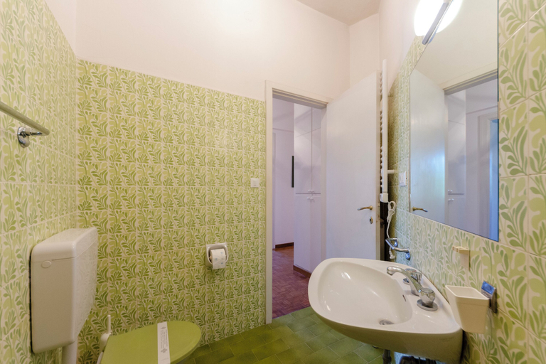 Bathroom 5, Villa Bianca With View Terrace in Rapallo, Genova