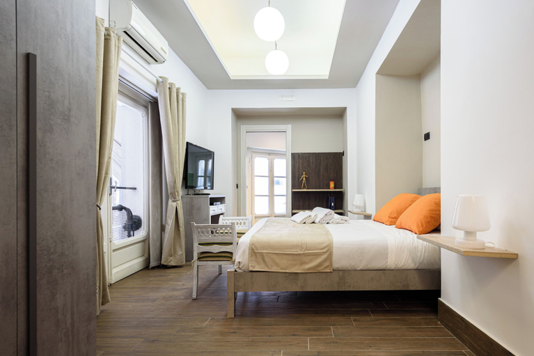 Bedroom 2, Piazza Nicola Amore 14, Napoli