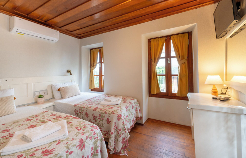 Bedroom 4, Alancha Otel, Ayvalık