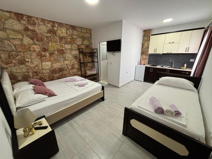 Bedroom 3, Grand Seaview Apartments, Sarandës