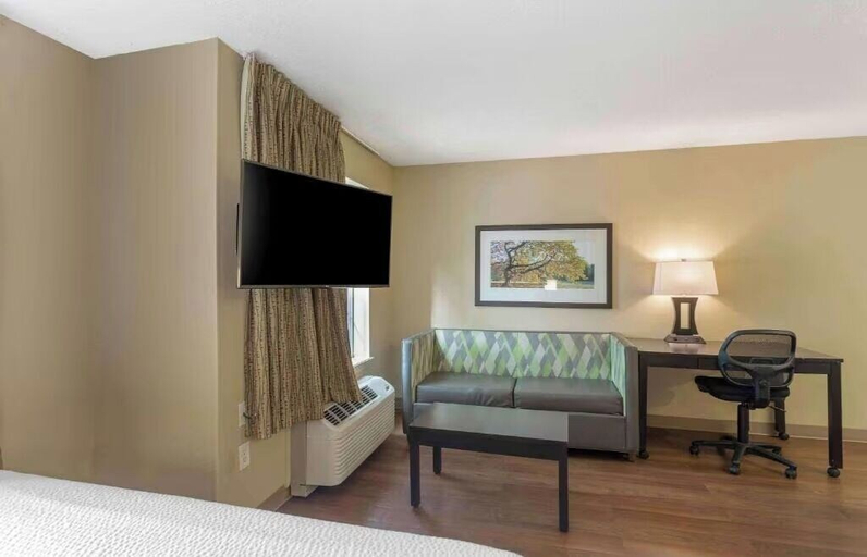 Bedroom 3, Studio 6 Extended Stay Memphis Airport TN, Shelby