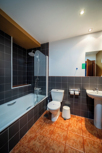 Bathroom 4, Hotel A. G. Porcillán, Lugo